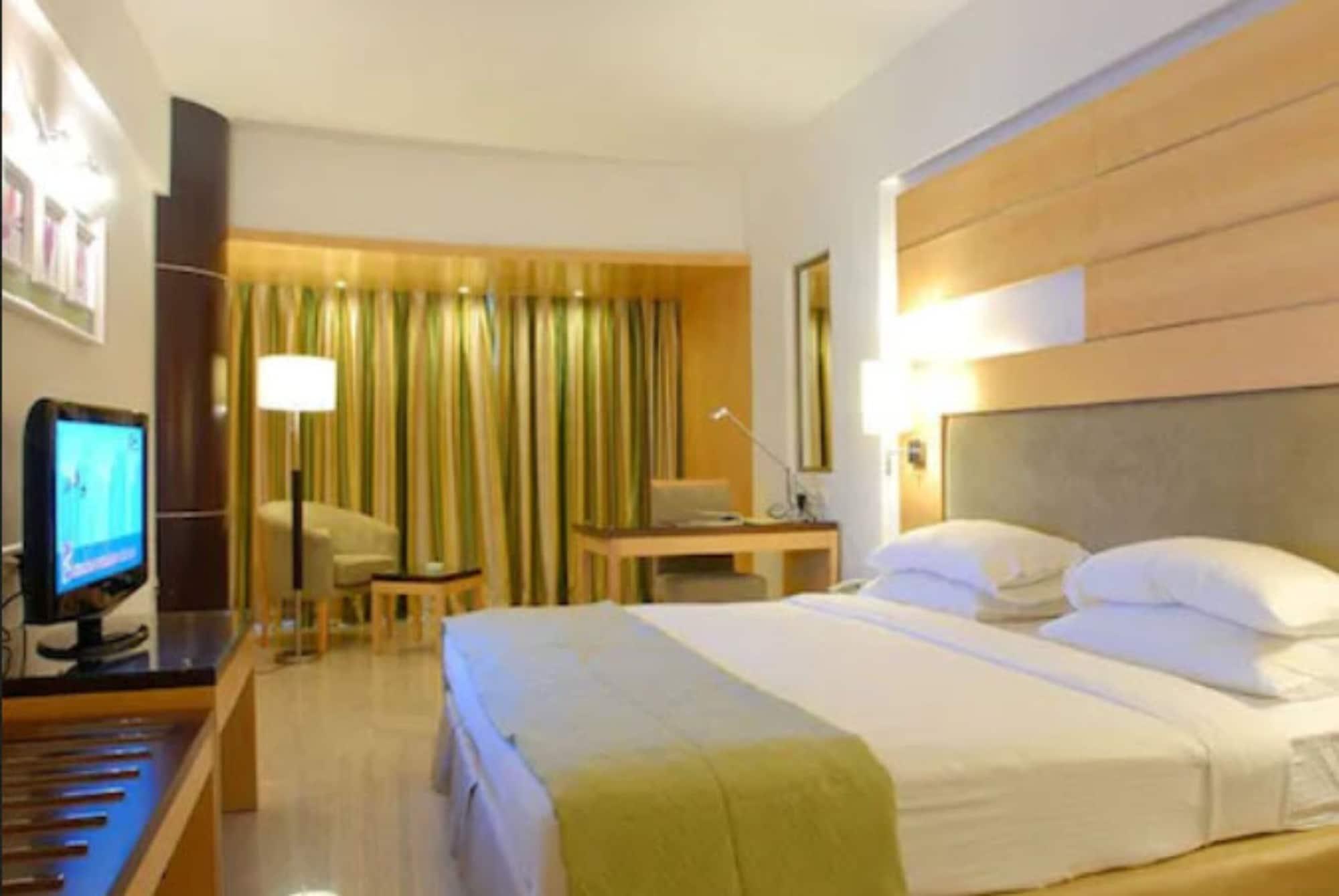 Hotel Peninsula Grand Bombay Esterno foto