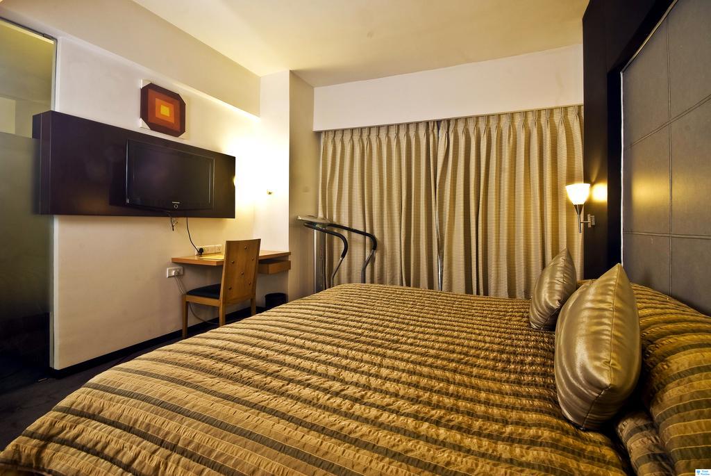 Hotel Peninsula Grand Bombay Esterno foto